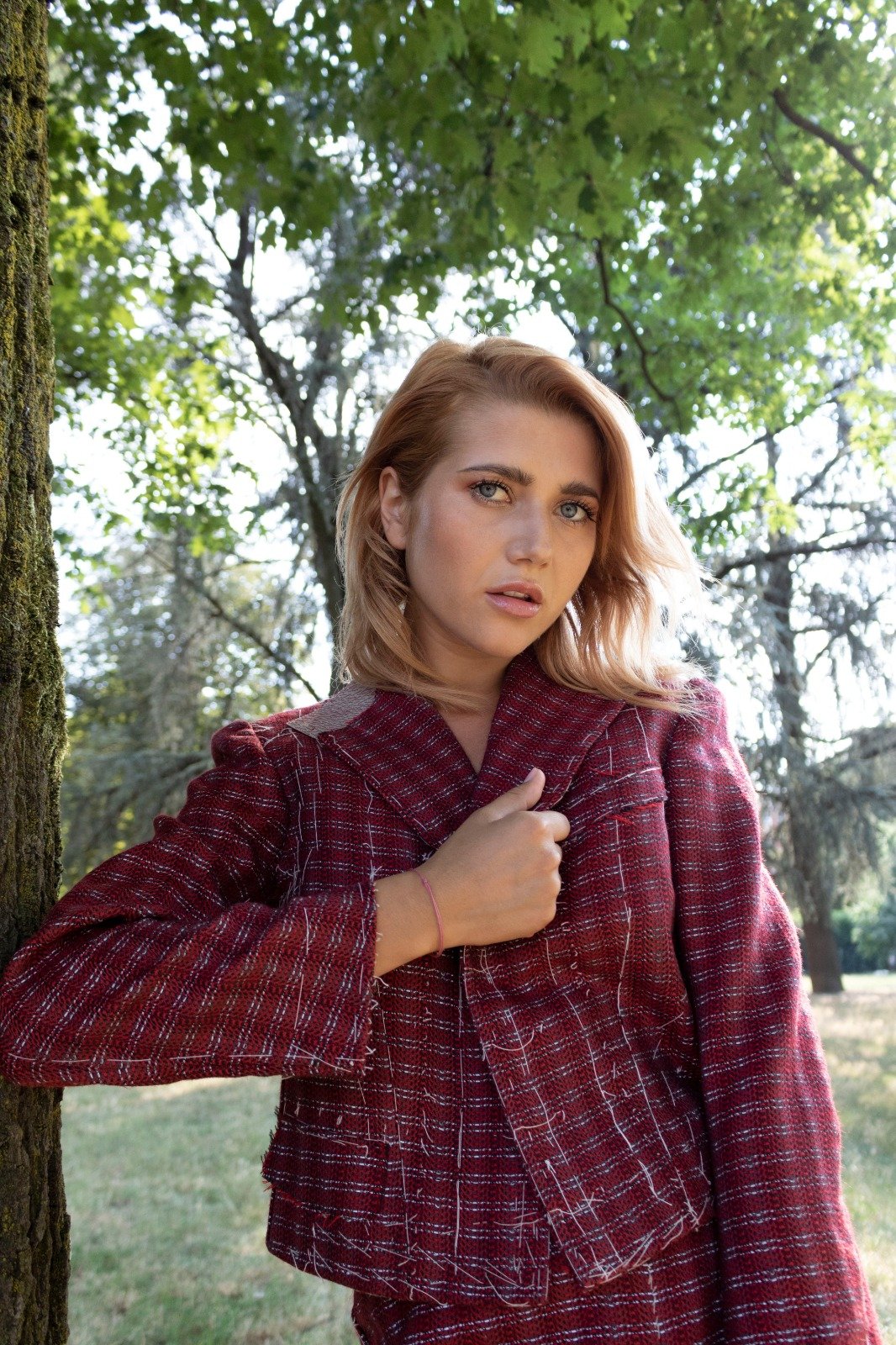 Daniela C