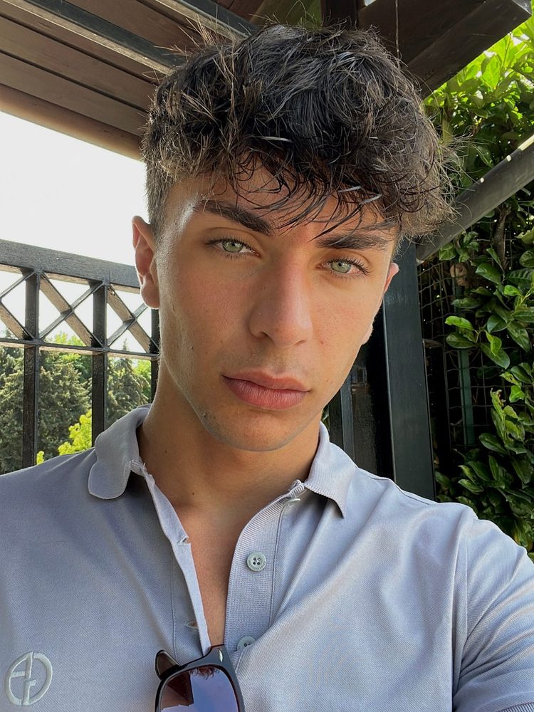 Simone A