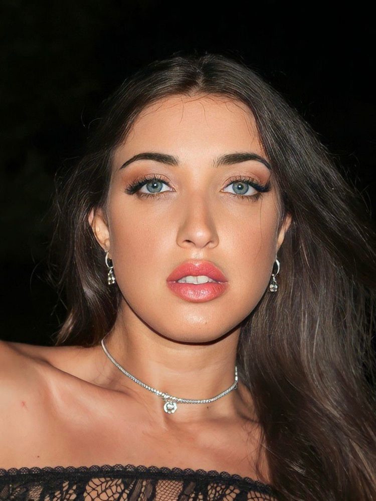 Morena R